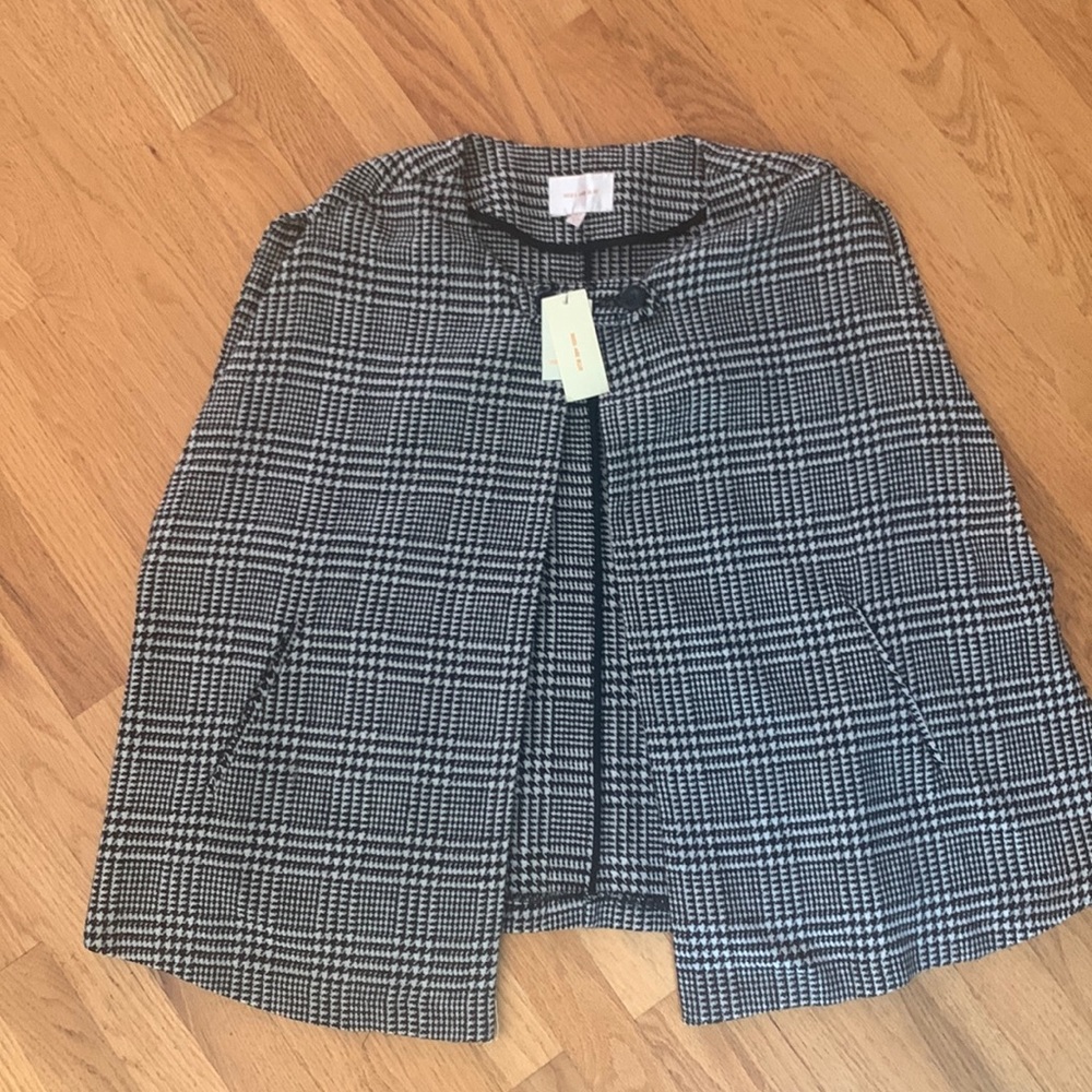 Houndstooth Poncho. Size Small